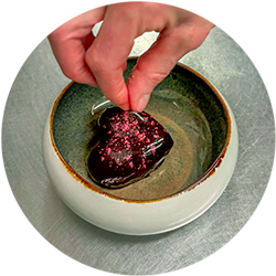 Préparation d'un dessert au restaurant japonais Le Jap’Yonnais